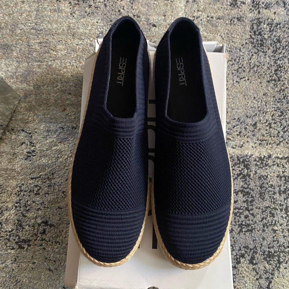 Esprit Classic White Shoe Box